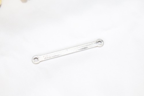 RC10-201 TEAM ASSOCIATED VINTAGE B STAMP RC10T TRUCK FRONT HINGE PLATE