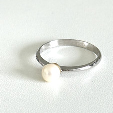 Vintage 925 Sterling Silver 5MM Pearl Solitaire Ladies Band Ring Size 6