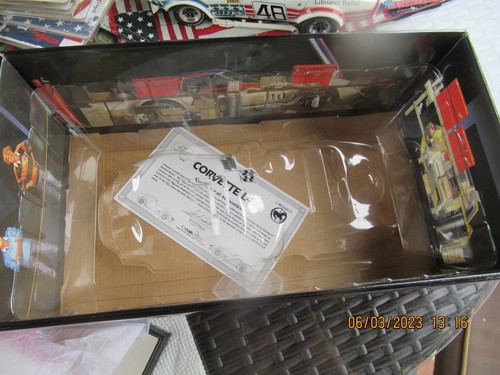 CAROUSEL 1 #4604 CORVETTE L-88 1969 #1 Tony DeLorenzo 1/18 SCALE Serial #1799 - Picture 11 of 15