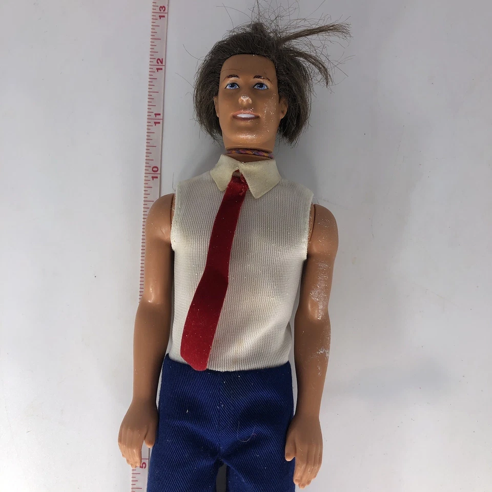 Figura de acción muñeca vintage Barbie Ken corbata roja camisa blanca años 70 Foto 3 de 4