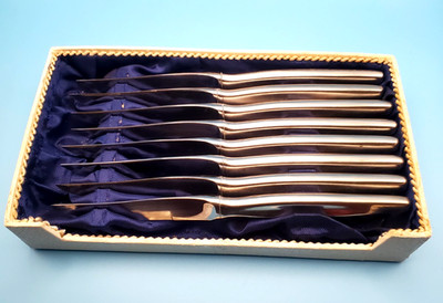 ANTIQUE 8 STAINLESS RONEUSIL STEAK KNIVES IN ORIGINAL BOX SOLINGEN GERMANY 