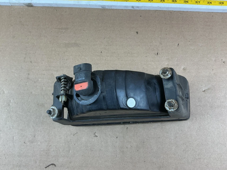 Luz antiniebla del lado derecho del pasajero Ford Expedition 2003-2006 116-03241R OEM Foto 3 de 4