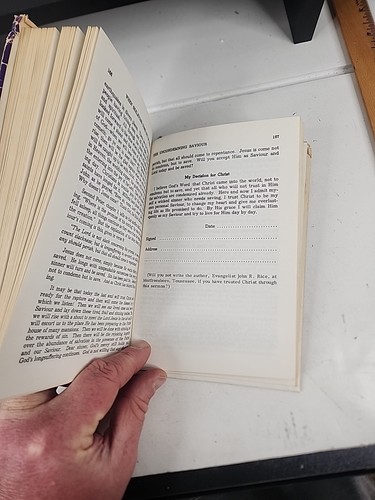 WHEN SKELETONS COME OUT OF THEIR CLOSETS By John R. Rice - Hardcover 1971 - Picture 13 of 15