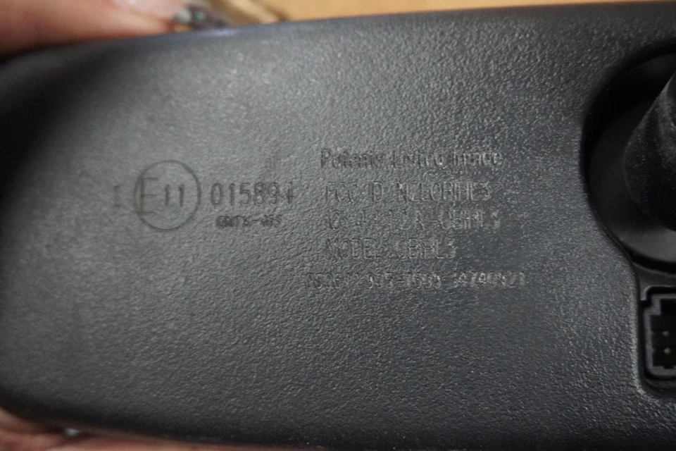 2019 Lincoln MKZ Interior Rear View Mirror OEM E11028017 E11015478 - Image 4 of 4