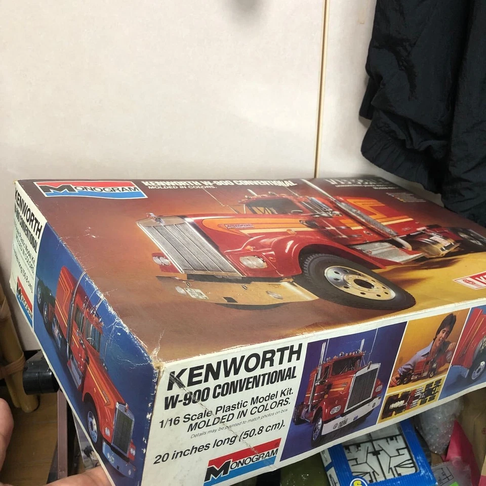 Cabezal de camión 860 monograma Kenworth W-900 1/16 sin montar cabeza plástico mod Foto 2 de 4