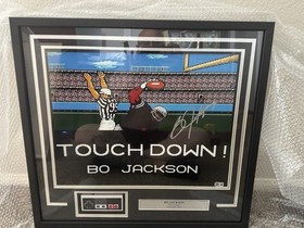 Bo Jackson Autographed 20x16 Tecmo Bowl Photo Framed w/ NES Controller Beckett