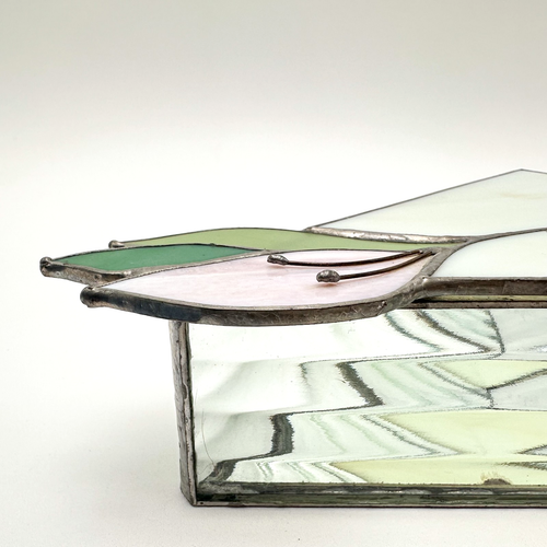 Stained Glass Jewelry Box Mirrored Purple Flower Signed Elyn '86 6"W 7.5" L 2" H - Picture 6 of 12