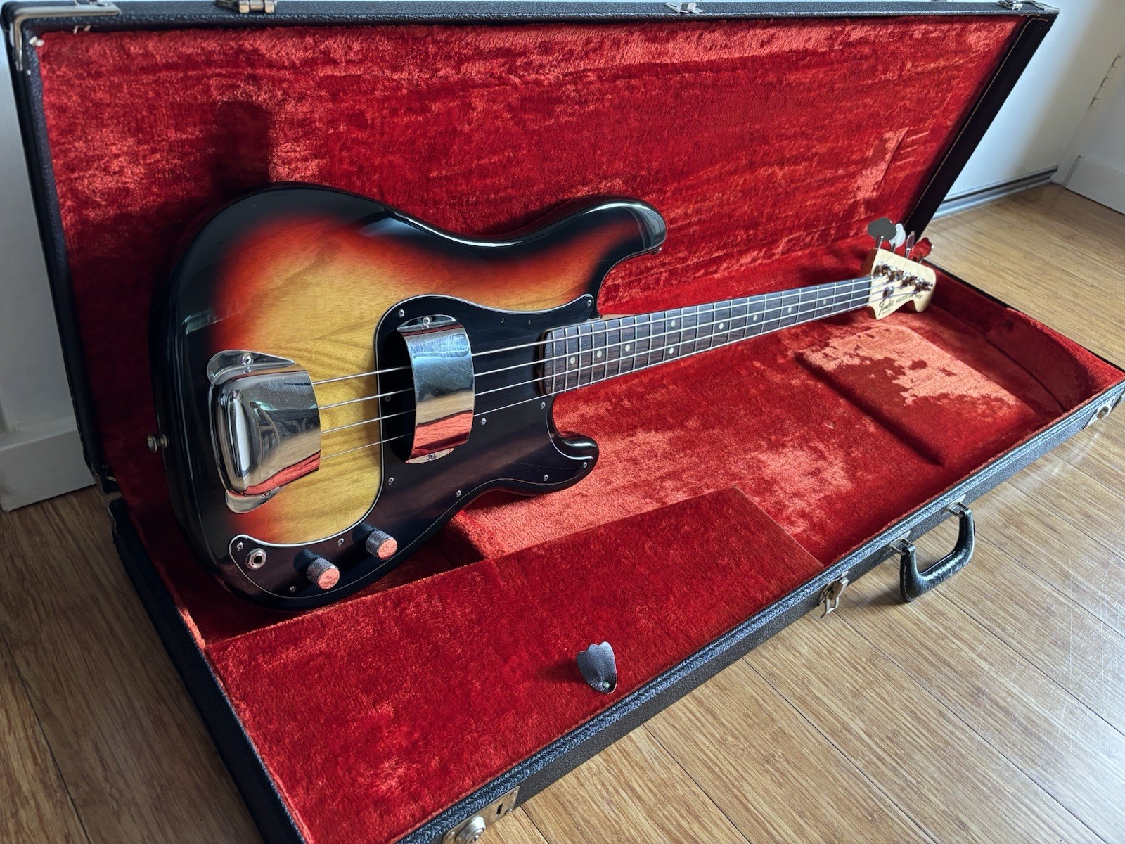 1977 Fender Precision Bass Sunburst with Hang Tag OHSC MINT Condition ??