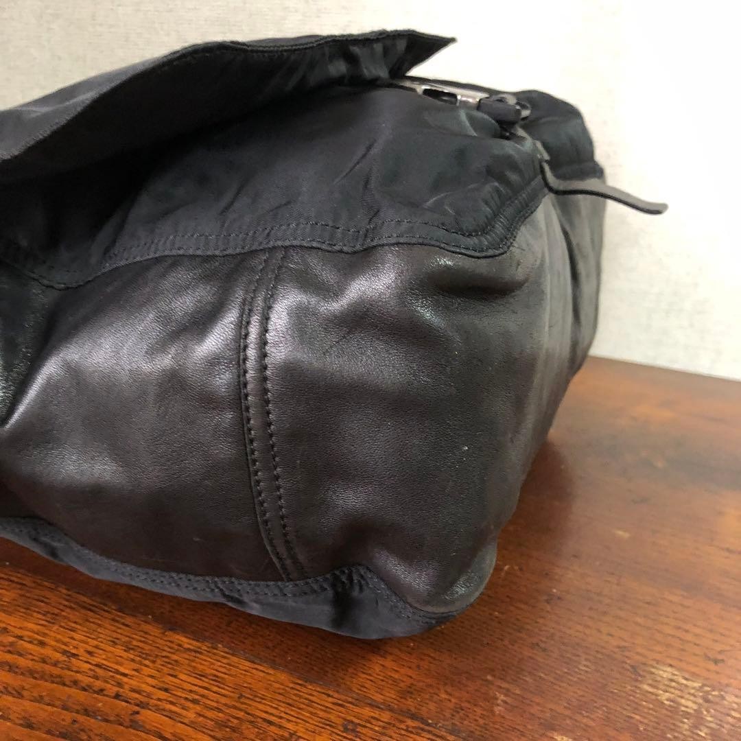 90s PRADA Leather Nylon Shoulder Bag thumbnail 13