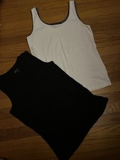 2 Women’s Tank Tops Sz Med 1 Is Jones New York 1 Is Kim Brand