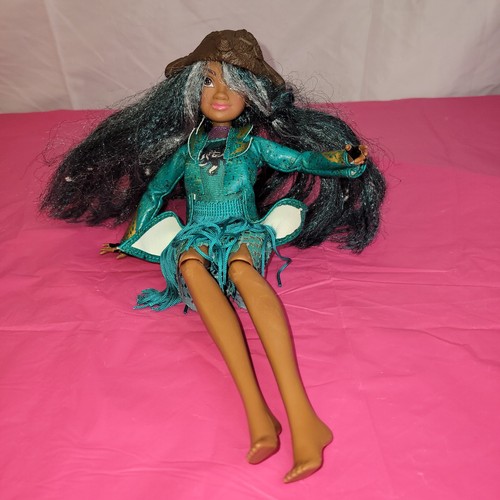 2920 Pirate Uma Doll Original Outfit Disney Descendants Isle Of The Lost - Picture 3 of 8