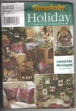 8402 SIMPLICITY - Christmas Decor: TREE SKIRT Stocking Ornaments Etc