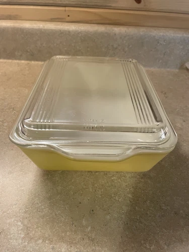 Vintage Pyrex Yellow Baking Dish