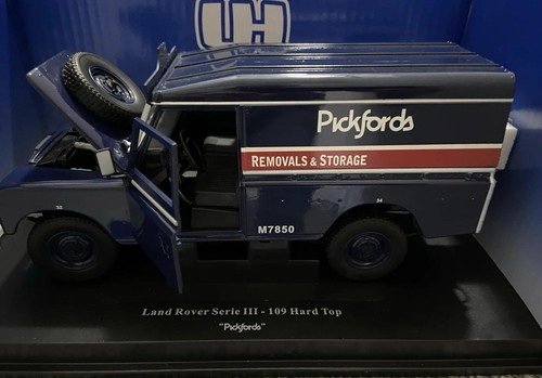 1:18 PICKFORD Land Rover Series 3 Hard Top, Open Doors, Bonnet, & Back Door - Picture 4 of 6