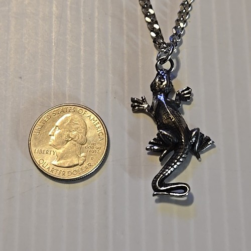 LIZARD Pewter Pendant Charm /18
