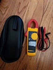 Fluke 323 Clamp Meter (4152628)