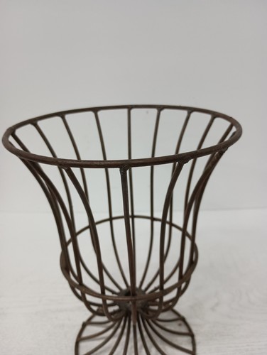Vintage Weathered Metal Wire Vase Footed Rustic Industrial Mid Century Modern - Picture 2 of 8