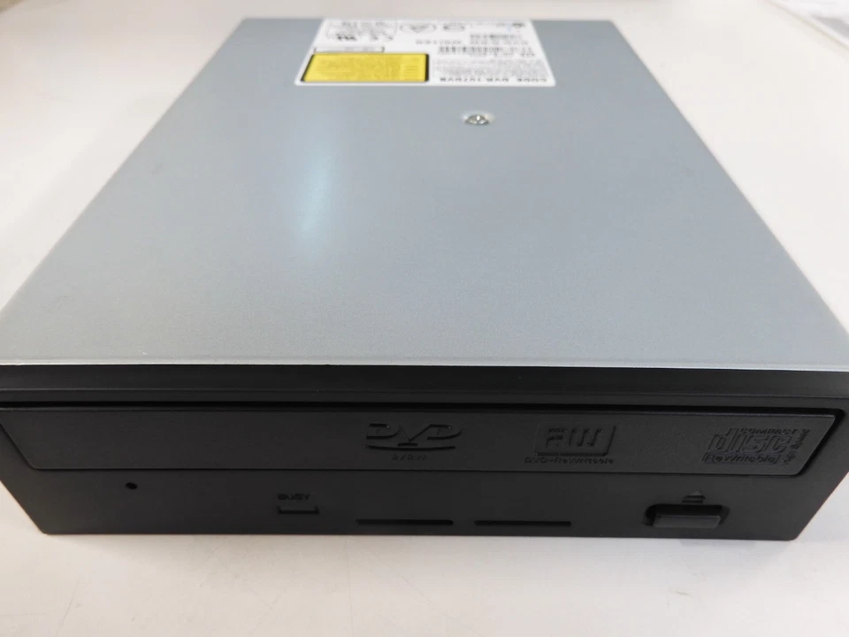 PIONEER DVD-R/RW CDRW 5.25" Black 12/40X INTERNAL IDE Drive DVR-107DVB - Image 2 of 3