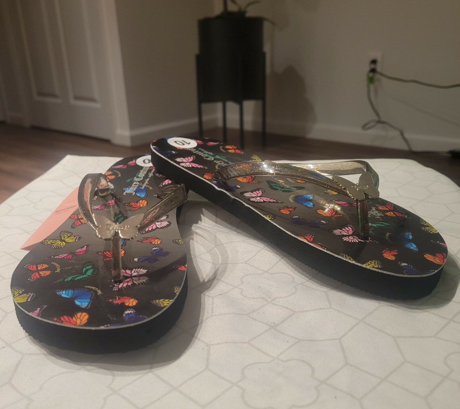 Picture 1 of 11