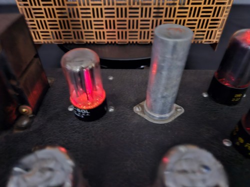 Unknown Vintage Tube Amplifier Heathkit? Dynakit? VIDEO DEMO! ๐ฅ๐บโ
- Picture 21 of 24
