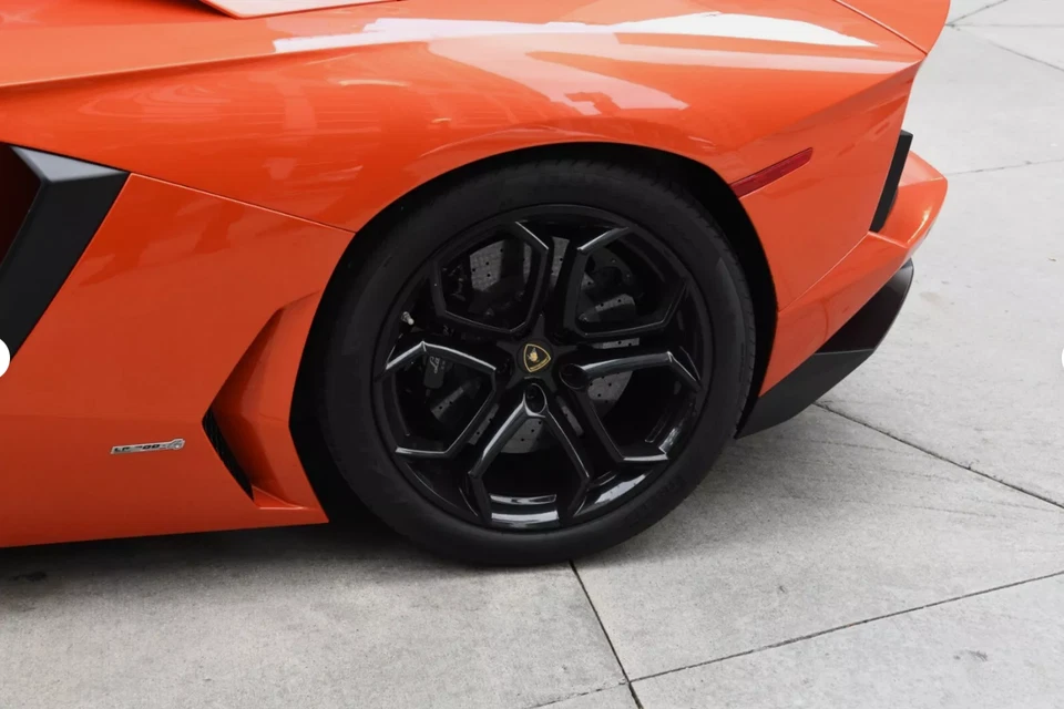 Lamborghini HURACAN/URUS/Aventador Bull Center Cap Hub Cap New Set 470601147 - Image 3 of 4