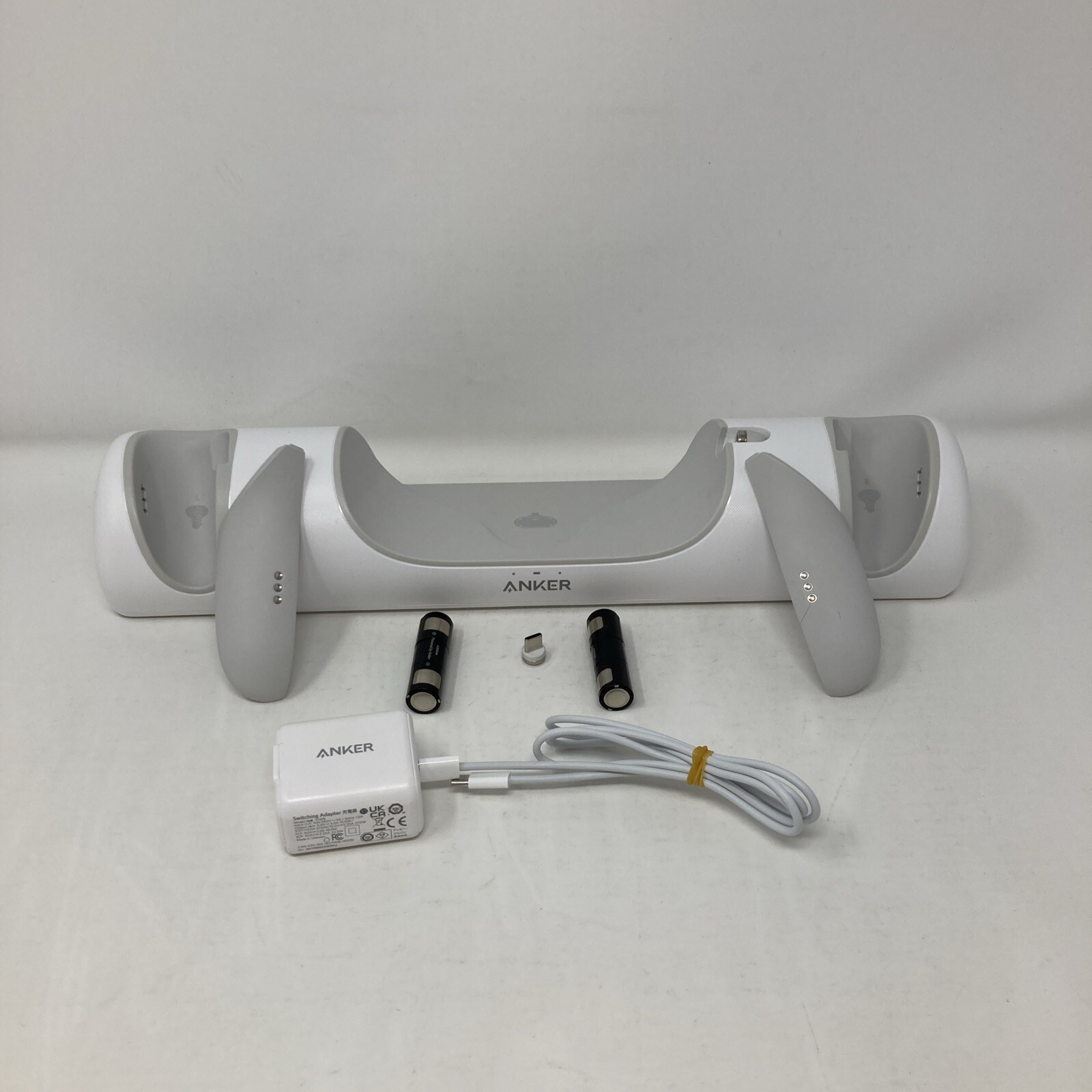 Anker Charging Dock w/ Rechargeable Batteries for Oculus Quest 2 VR-image