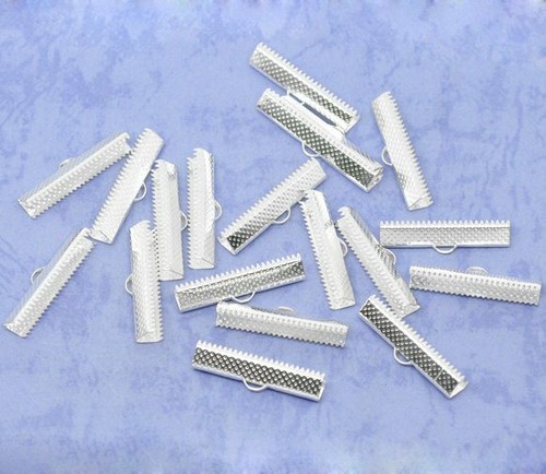 Tapas de extremo engarzado de cinta texturizada enchapadas en plata - 30 × 7,5 mm - Imagen 2 de 3