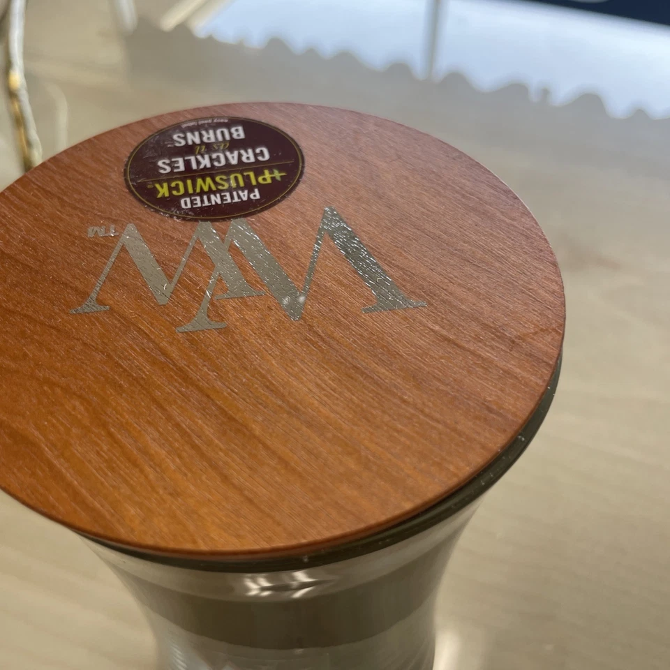 NEW WoodWick Fraser Fir Large Hourglass Candle 21.5 oz Christmas Green - Image 2 of 3