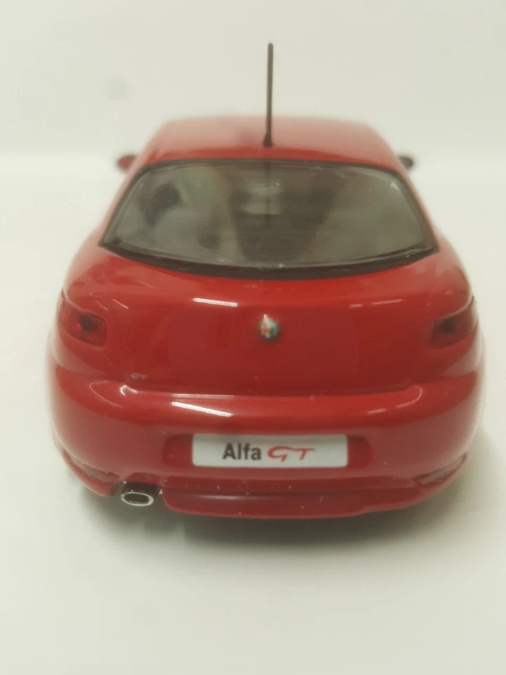 1/43 MINICHAMPS Alfa Romeo Alfa GT - Immagine 3 di 4