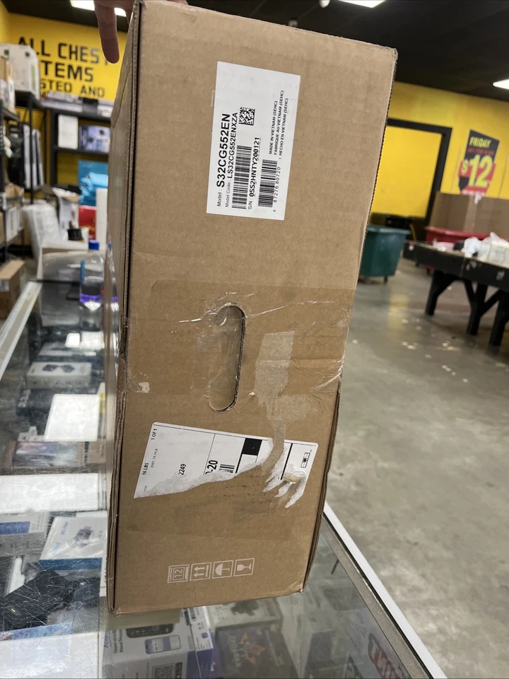 SAMSUNG G55C 32-in Odyssey Curved Gaming Computer LED Monitor - LS32CG552ENXZA - Image 3 of 4