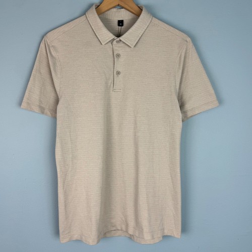 Camisa Polo Lululemon Evolution Para Hombre M Tostada Rayas Manga Corta Ligera Logo - Imagen 2 de 5