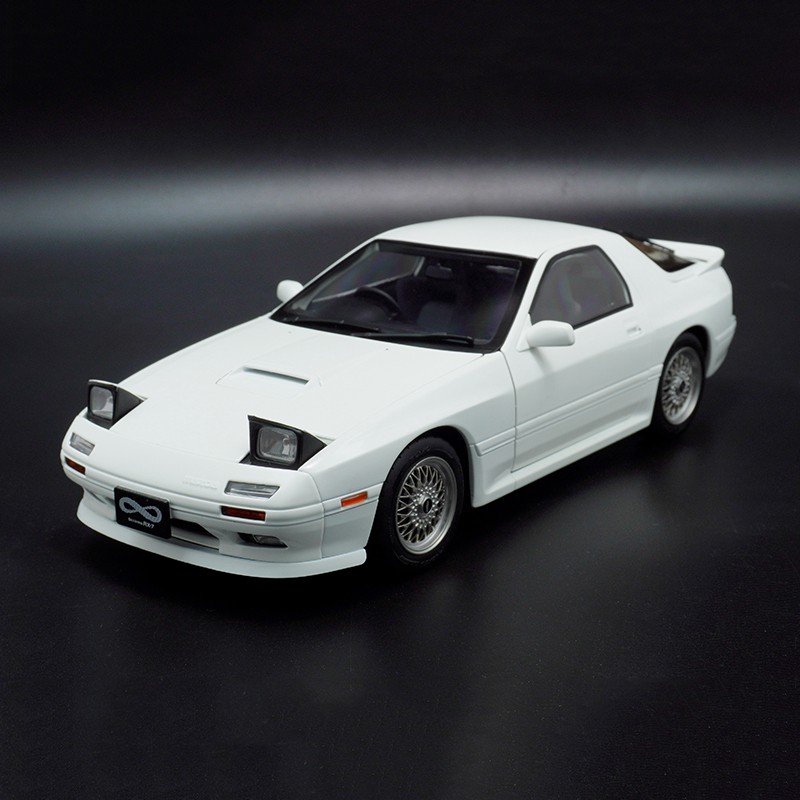 mazda RX7 FC 1:18 WHELART 未使用新品 1/18 s-l400.jpg