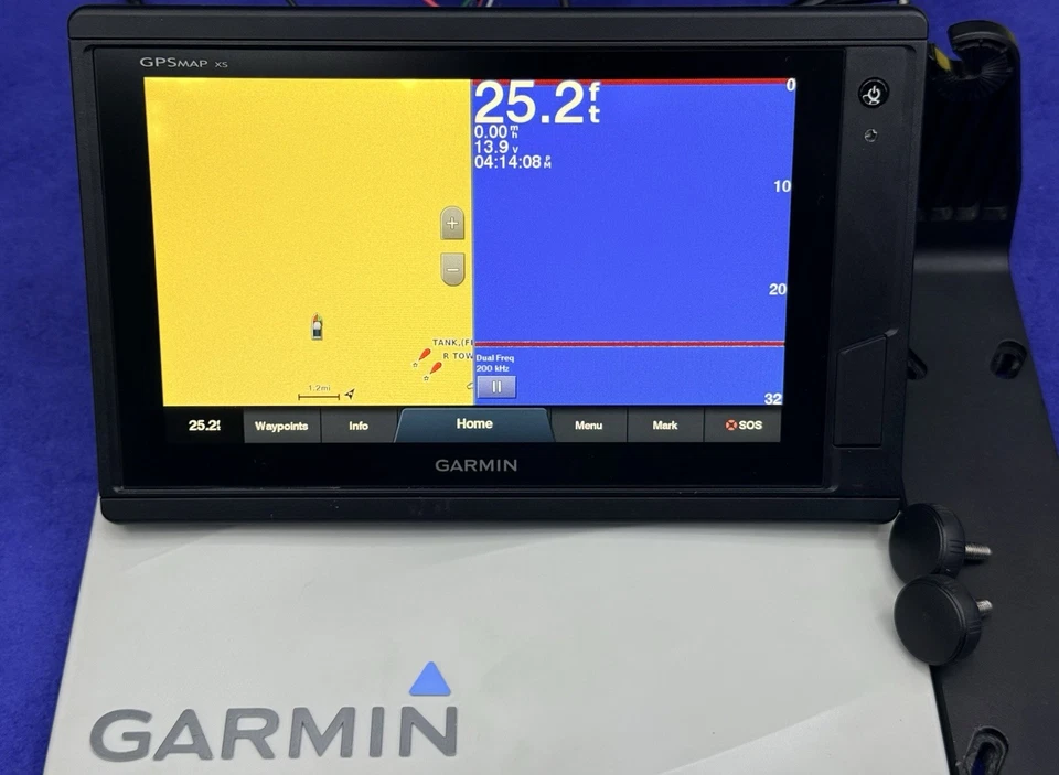 Garmin GPSmap 942xs GPS Chartplotter Sonar Multifunction Display W/ Cover, Mount - image 4 of 4