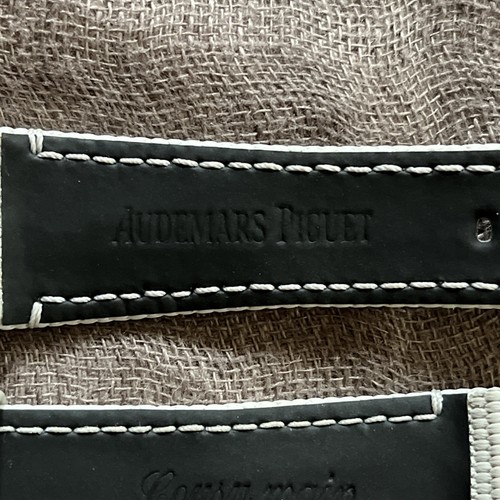 Audemars Piguet Code 11.59 22mm x 18mm Gray Watch Strap / Band 77 mm X 116 mm - Picture 8 of 17