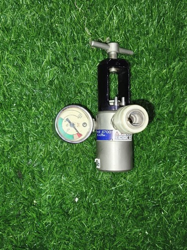 Medical Oxygen Tank Regulator, 2 pic lot - Picture 3 of 5