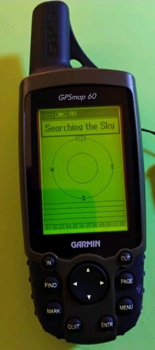 GARMIN GPSmap 60 GPS MAP 60 MAP NAVIGATOR HAND HELD NAVIGATION TOOL WITH POUCH - Picture 2 of 7