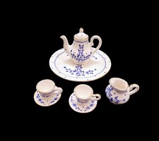 MINI TEA COLLECTIBLE NINIATURE SET