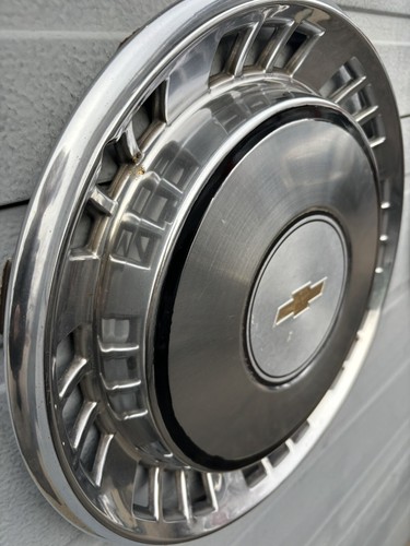 1980-85 Chevrolet Impala Rare 15” Original Full hubcaps set P/N A-14012576 - Picture 9 of 10