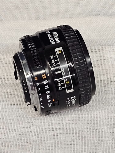 Nikon Nikkor AF 28mm 1:2.8 D F Mount Wide Angle Camera Lens Japan - Picture 4 of 10