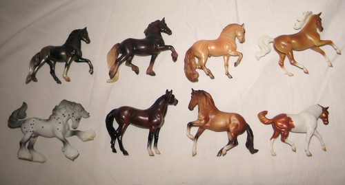 Breyer Caballo Compañero de Establo Juego de 8 Piezas Serie 2 Appaloosa Bay Pinto Palomino etc - Imagen 5 de 7