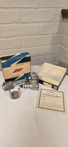 SuperTigre G .20 / .23 R/C Model Airplane Engine ~ 1970 - Picture 2 of 16