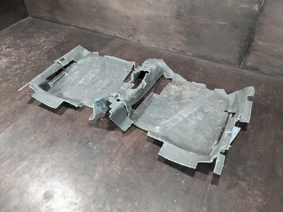 Almohadilla de alfombra trasera amortiguación de sonido para Volkswagen Golf R32 GTI 2000-2004 --- 1J0863955R Foto 3 de 4