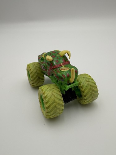 Monster Jam Monster Mutt Dalmatian Zombie Invasion Truck Green Figure - Picture 4 of 8