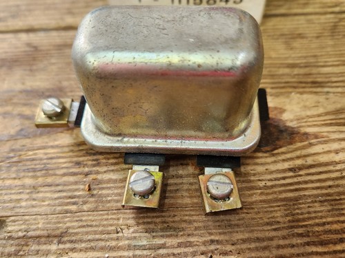 NOS OEM Starter Shut-off Relay 1969-1970 GM Medium Duty 50/60/65 Series 1115848 - Picture 5 of 10