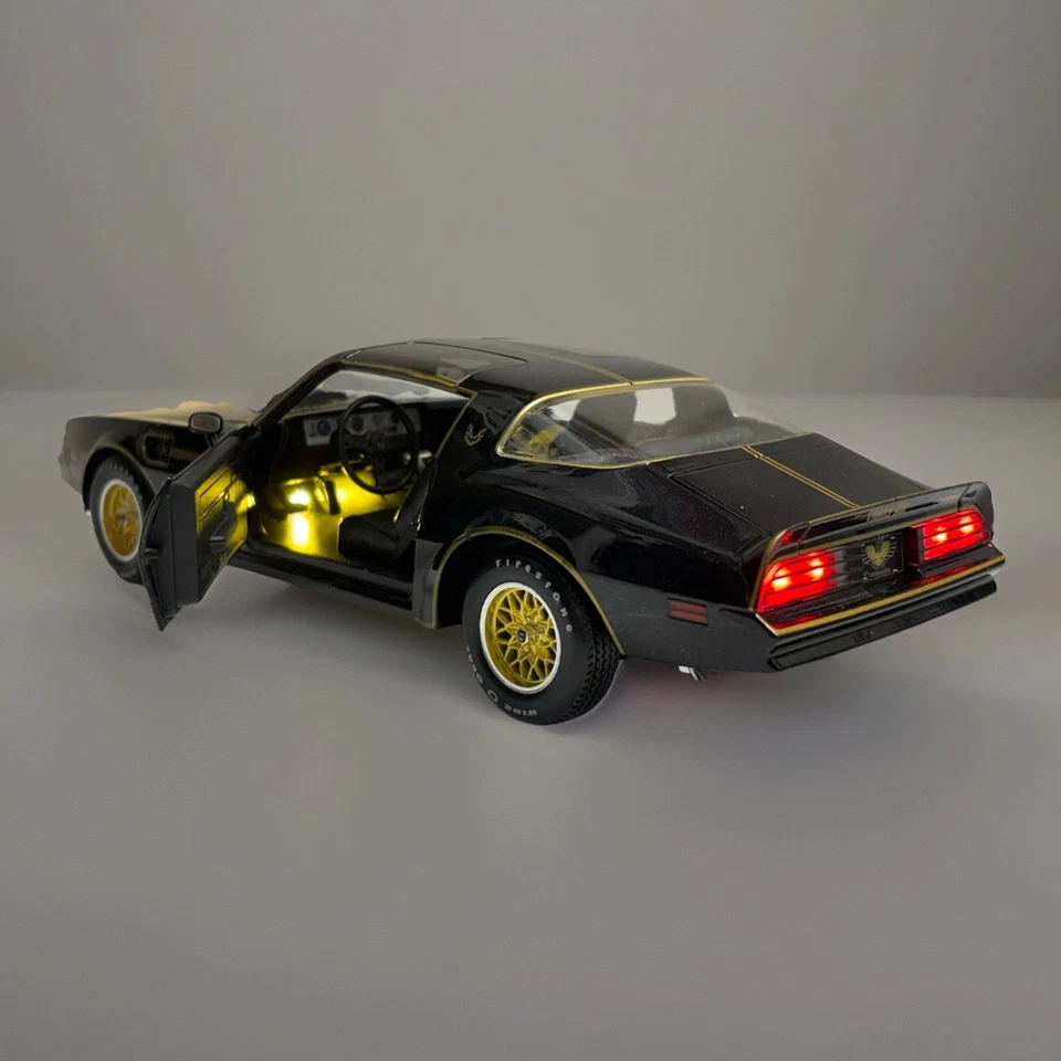 1977 Pontiac Trans Am Smokey & The Bandit WORKING LED LIGHT Bert Reynolds 1/18 - Image 4 of 4