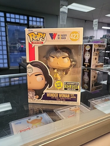 Funko Pop! Vinyl: DC Universe Wonder Woman White Lantern Glows Exclusive #423