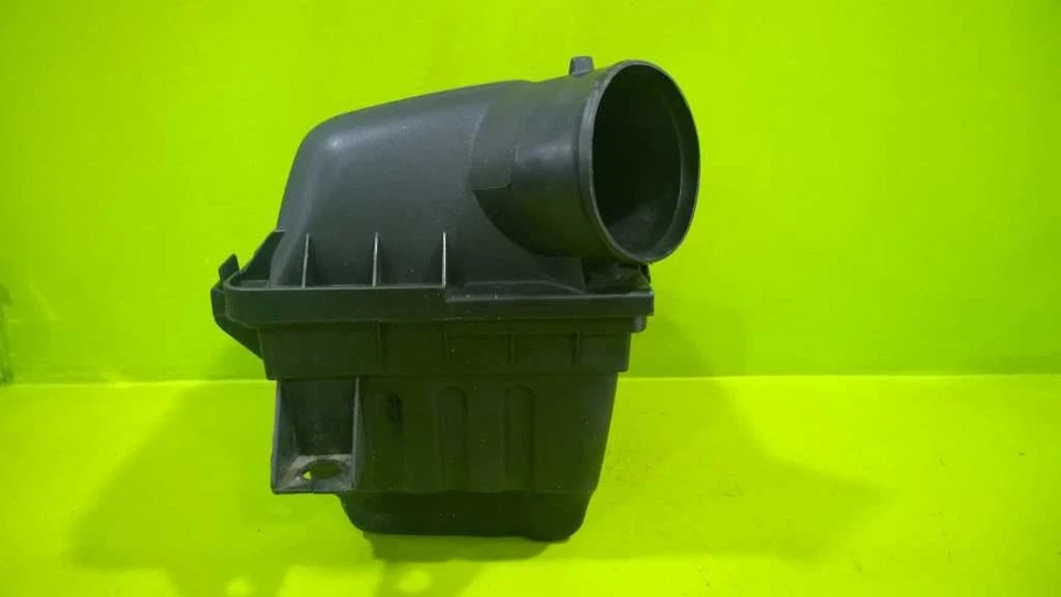 99 00 01 02 03 04 300M CONCORDE INTREPID AIR CLEANER BOX OEM 3069-46 - Image 4 of 4