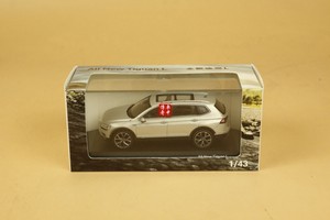 1-43-2017-Volkswagen-All-new-Tiguan-L-silver-color-diecast-model