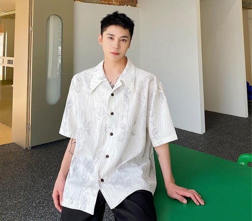 Men's Fashion Summer Lapel Short Sleeve Loose Flowers Printed Shirt Beach Tops - Bild 1 von 12