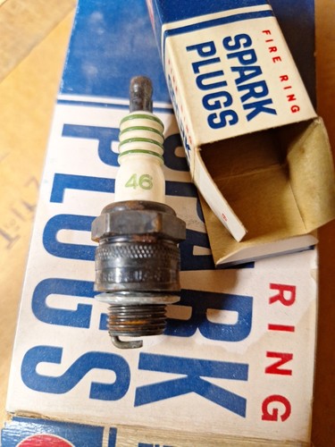 (8)....'NOS’ AC-type 46 Spark Plugs w/Green Rings.GM #1559494.Made in USA - Picture 4 of 6